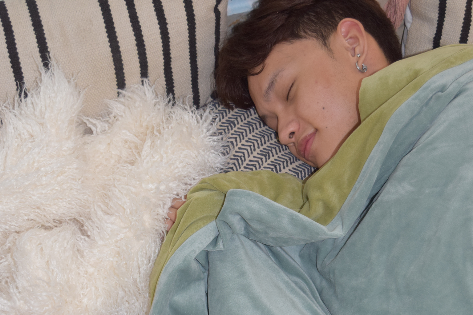 Does Humidity Affect Your Sleep? What Happens to Your Body on Monsoon Nights